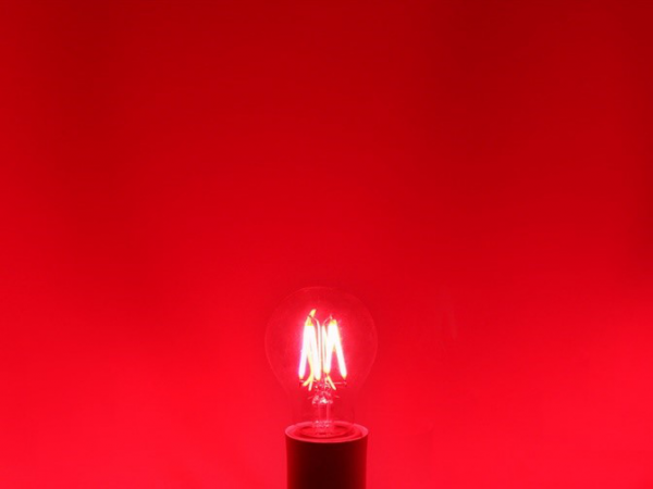 LÁMPARA LED DE FILAMENTO ROJO AUTOVOLT COLOR A60
