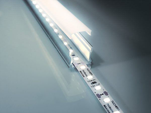 TIRA LED PRO 7.2W 90 LEDS/M 5M 12V CON FUENTE AUTOVOLT IP20 6500K - Imagen 4