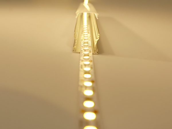 TIRA LED PRO 7.2W 90 LEDS/M 5M 12V CON FUENTE AUTOVOLT IP20 2700K - Imagen 3