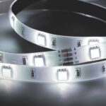 TIRA LED 2.5W 30 LEDS/M 5M 12V CON FUENTE AUTOVOLT IP20 BLANCO