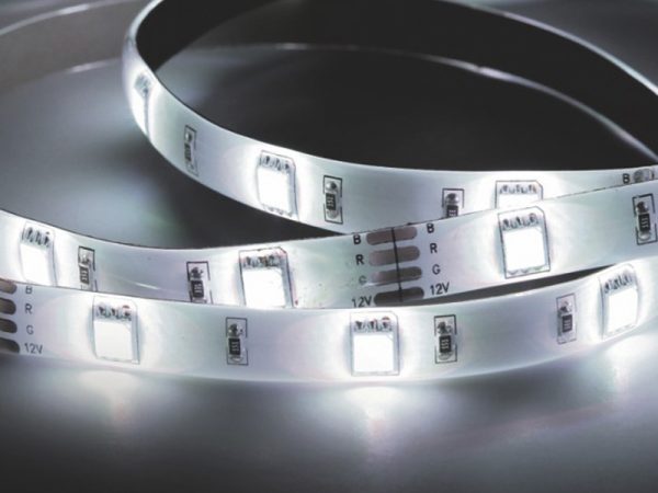TIRA LED 2.5W 30 LEDS/M 5M 12V CON FUENTE AUTOVOLT IP20 BLANCO
