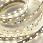 TIRA LED 12W 60 LEDS/M 5M 12V CON FUENTE AUTOVOLT IP20 3000K