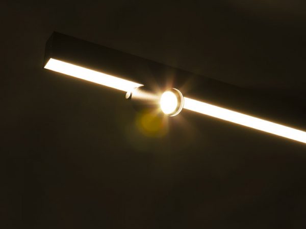 SPIRE LUZ LED LINEAL 40W 3000K SOBREPOSICIÓN + 2 SPOT MR 11 SIN LÁMPARA NEGRO MATE - Imagen 6