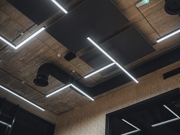 LUZ LED VECTOR OVERLAY 110 LINEAL 20W 4000K NEGRO - Imagen 4