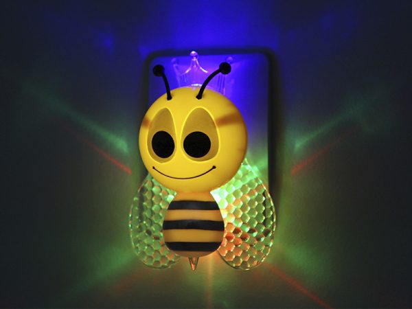 LUZ NOCTURNA ABEJA LED TASCHIBRA 0.5W AUTOVOLT - Imagen 4